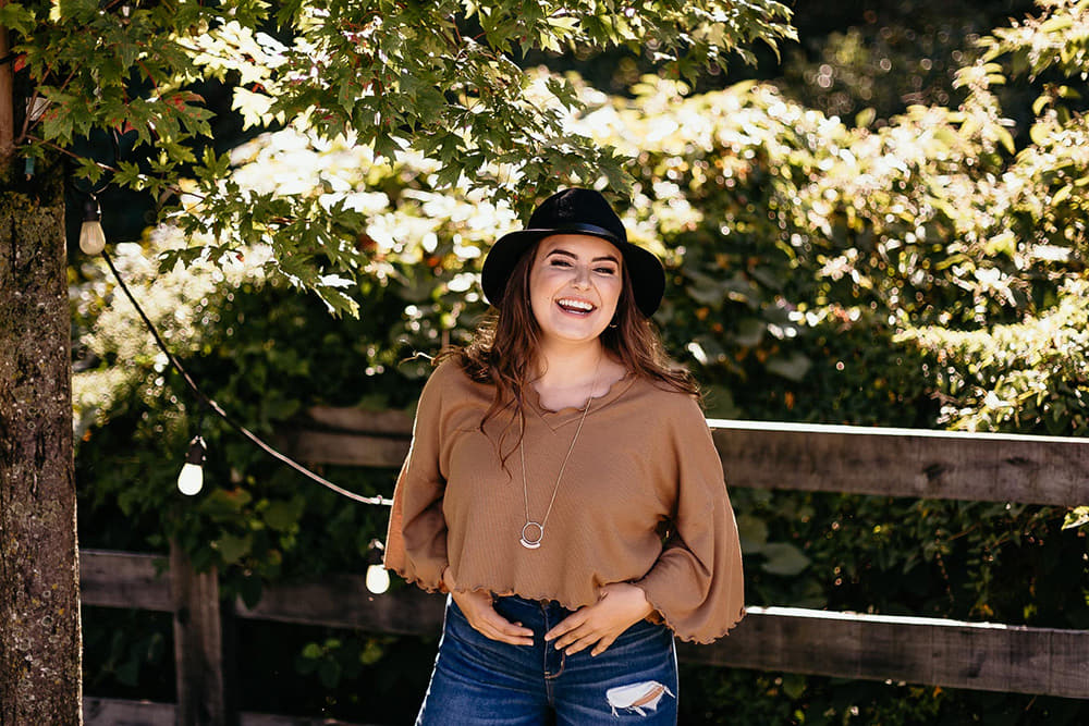 smiling-outdoor-branding-session-black-hat-browns